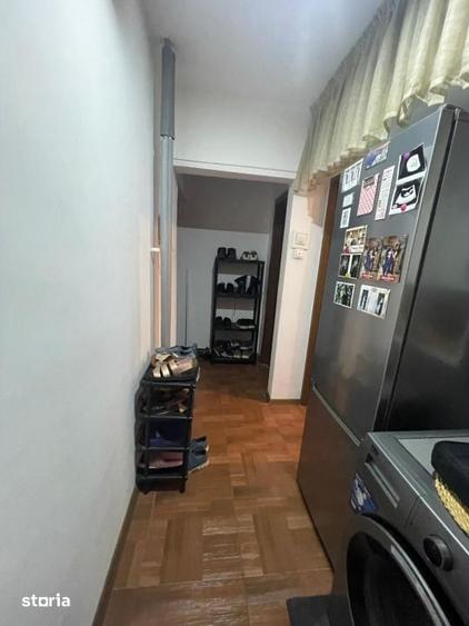 Apartament cu 3 camere în Craiovița Nouă