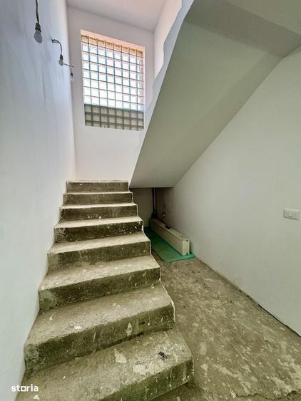 Casă cu 4 camere cu Teren 500 Mp în Central