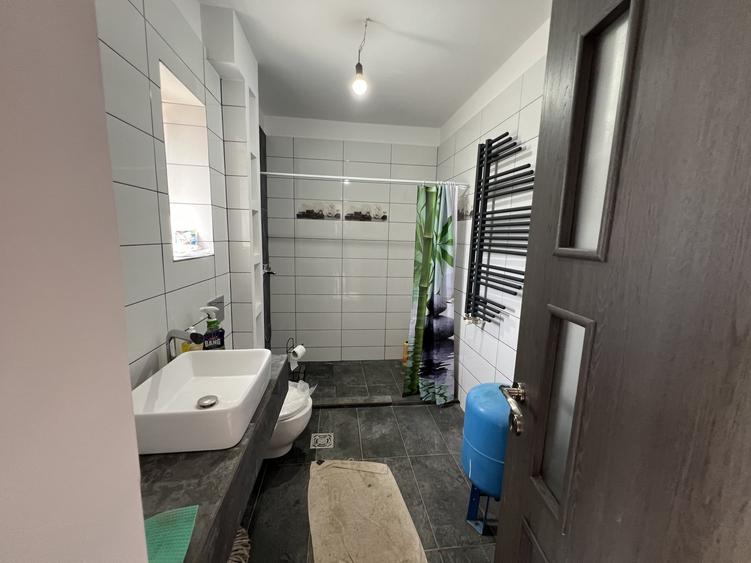 Casă individuală cu 3 camere cu Canalizare în Brănești