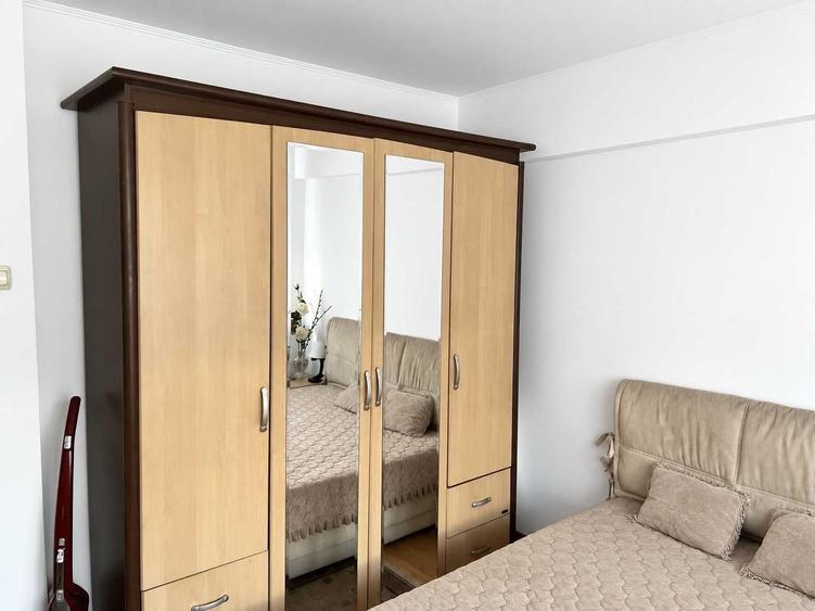Apartament cu 2 camere semidecomandat în Universitate