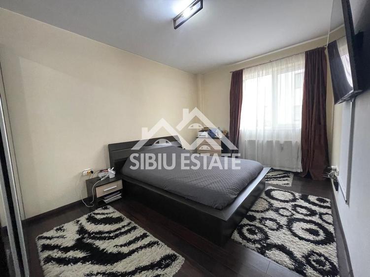 Apartament cu 3 camere decomandat, mobilat în Turnișor