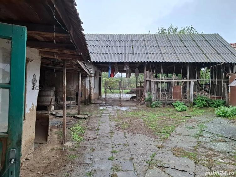 Casă cu Teren 1562 Mp în Central
