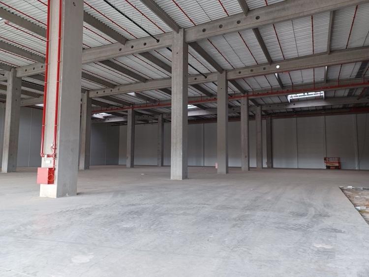 Spațiu industrial, de 2,300 mp, în Ștefăneștii de Jos