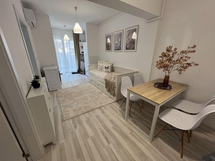 Apartament cu 2 camere semidecomandat, mobilat în Central