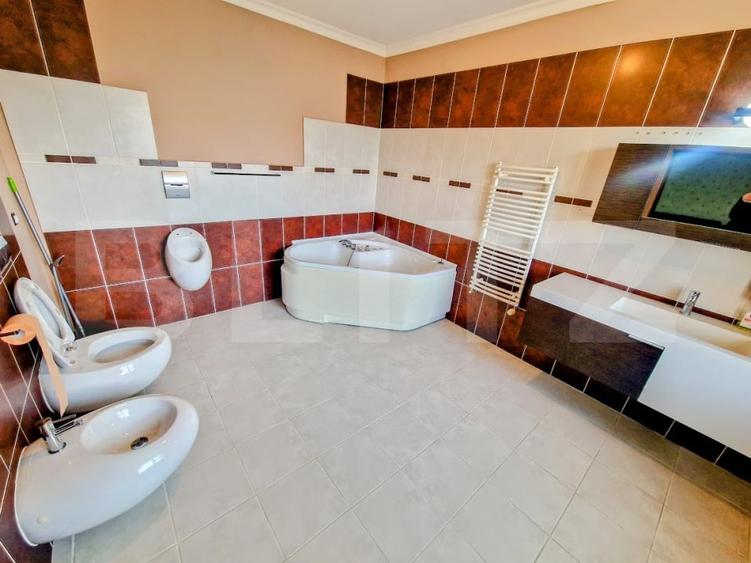 Casă individuală cu 5 camere cu Canalizare în Salca