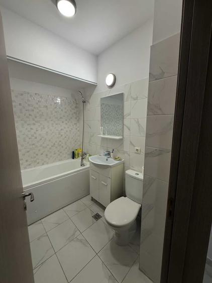 Apartament cu 2 camere decomandat în Roșu