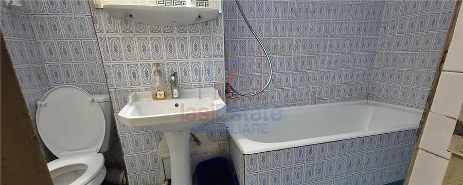 Apartament cu 3 camere decomandat în Filiași