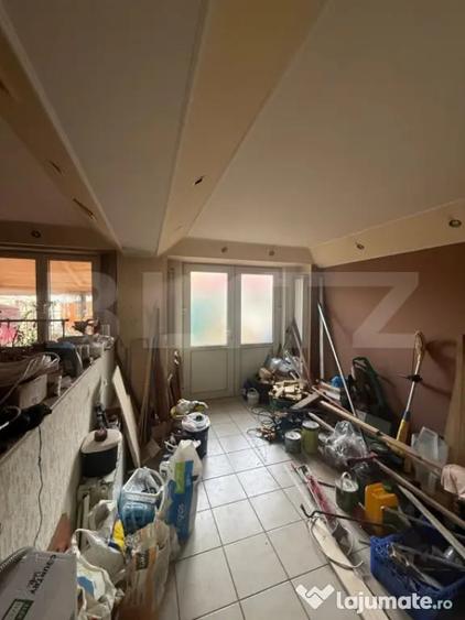Casă cu 6 camere cu Teren 250 Mp în Bereasca