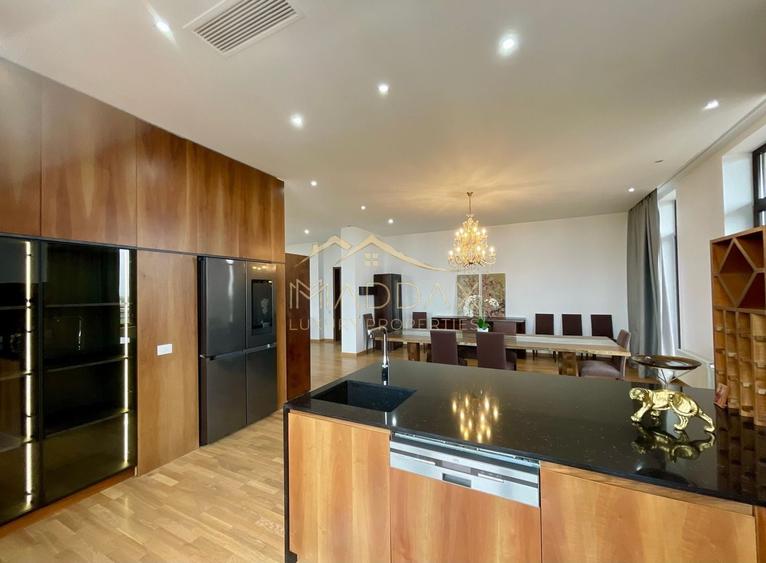 Apartament cu 4 camere, mobilat în Pipera