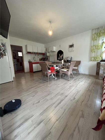 Casă cu 4 camere cu Teren 555 Mp în Eforie