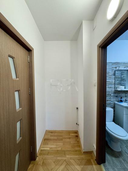 Apartament cu 2 camere semidecomandat în 1 Mai