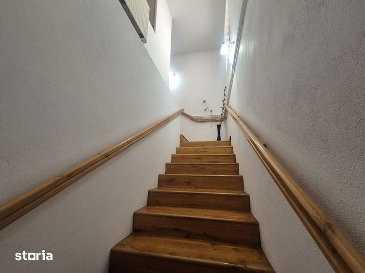 Casă cu 6 camere cu Teren 300 Mp în Central