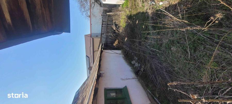 Teren de 330 mp, în Central