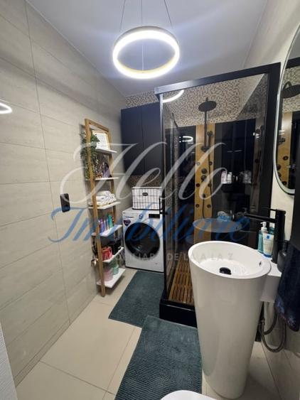 Apartament cu 3 camere semidecomandat în Dâmbul Rotund