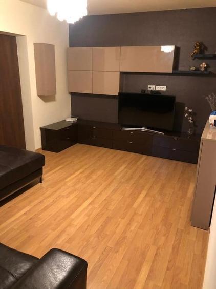 Apartament cu 3 camere semidecomandat în Timpuri Noi