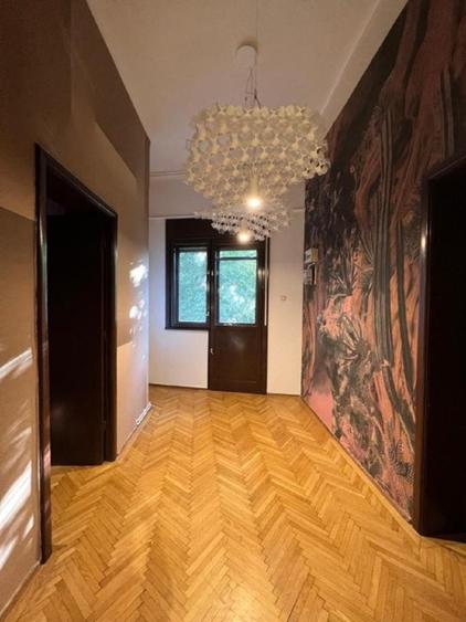 Apartament cu 4 camere decomandat în Primăverii