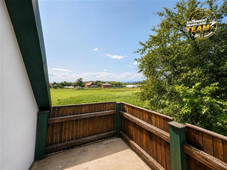 Casă individuală cu 4 camere cu Teren 2200 Mp în Băcel