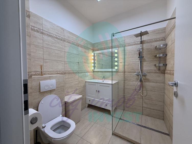 Apartament cu 2 camere semidecomandat, mobilat în P-ța Alba Iulia