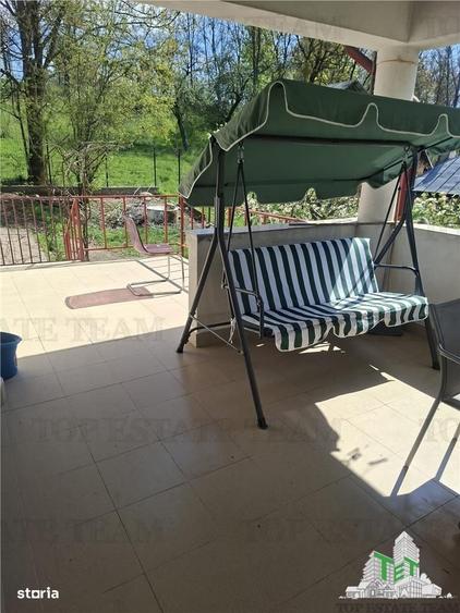 Casă cu 4 camere în Central