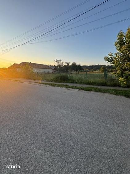 Teren de 1800 mp, în Bratca
