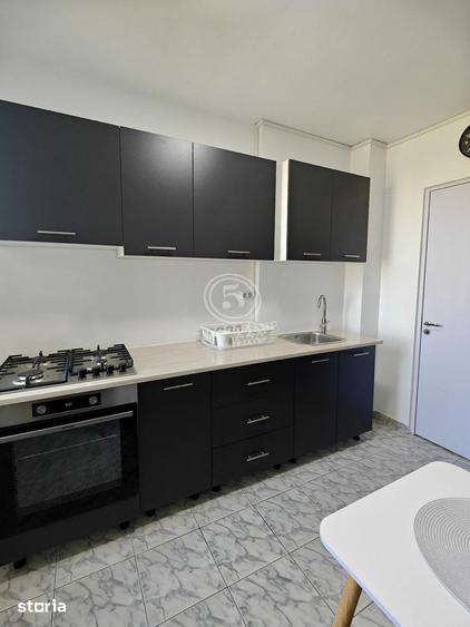 Apartament cu 3 camere în Tei