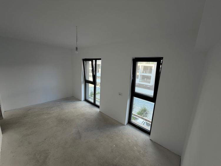 Apartament cu 2 camere decomandat în Est