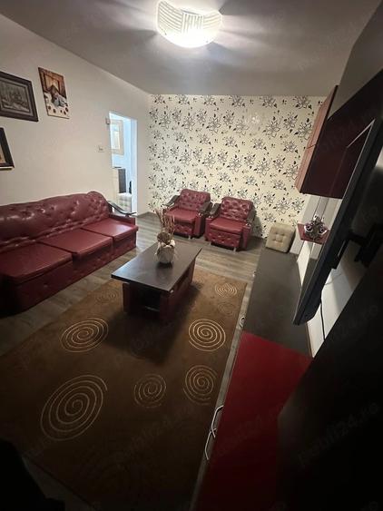 Apartament cu 3 camere decomandat în Milcov