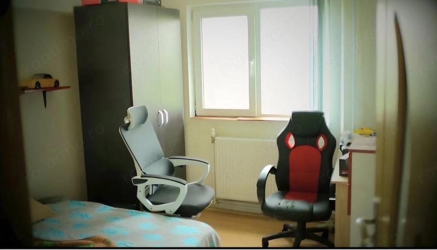 Apartament cu 4 camere decomandat în Exterior Vest