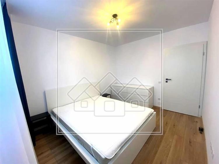 Apartament cu 3 camere nedecomandat în Piața Cluj