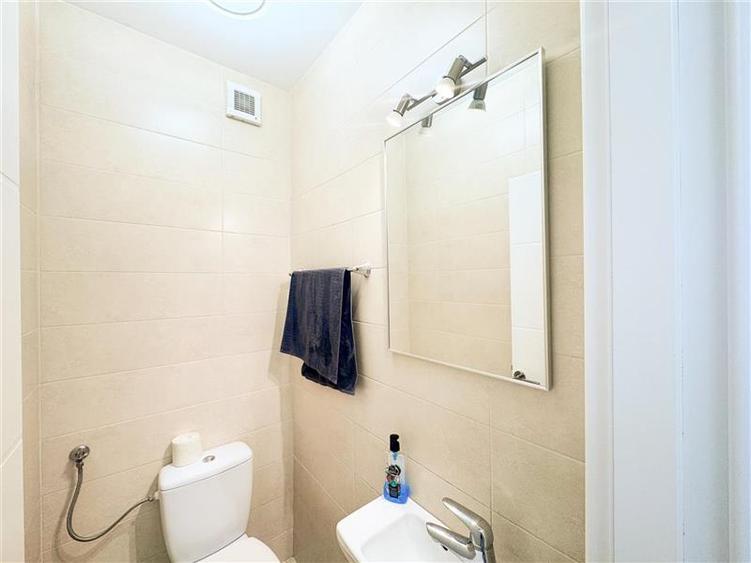 Apartament cu 3 camere semidecomandat, mobilat în Herăstrău