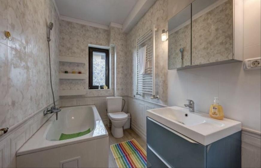 Casă cu 4 camere cu Teren 340 Mp în Central
