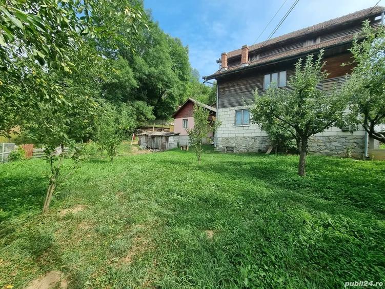 Casă în Moroeni