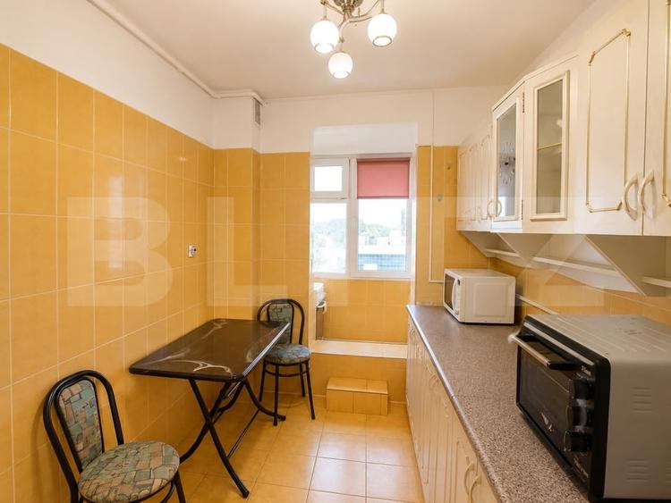 Apartament cu 3 camere decomandat, mobilat în Complex Studențesc