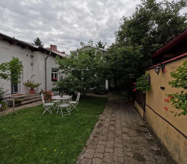 Casă Renovată cu Grădină | 227 mp | 3 Terase | 3 Dormitoare | Milcov - 60