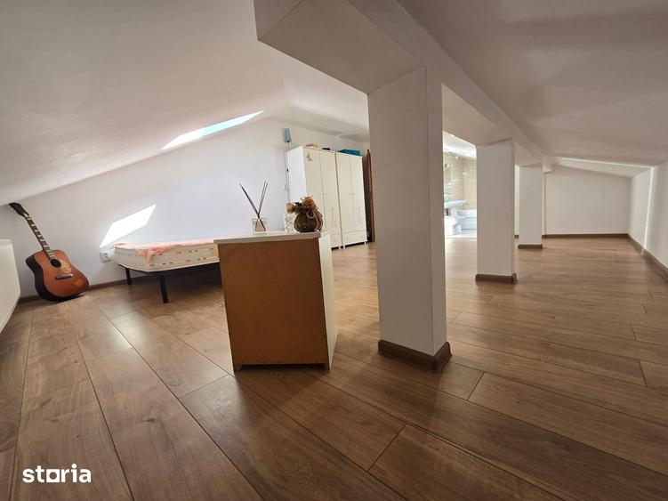 Apartament cu 4 camere decomandat în Dobroești