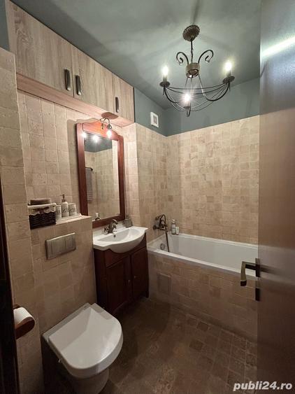 Apartament cu 3 camere decomandat în Motru