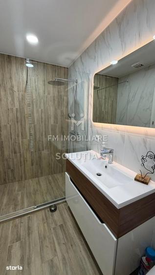 Casă cu 4 camere cu Teren 676 Mp în Groși