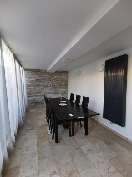 Apartament cu 3 camere, mobilat în 1 Mai