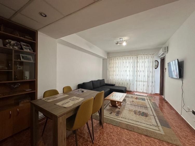 Apartament cu 2 camere semidecomandat în Ultracentral