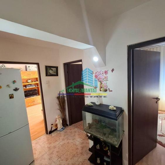 Apartament cu 3 camere decomandat în Sud