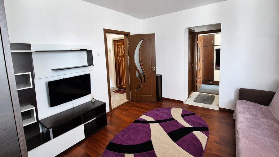 Apartament cu 2 camere semidecomandat în Republicii