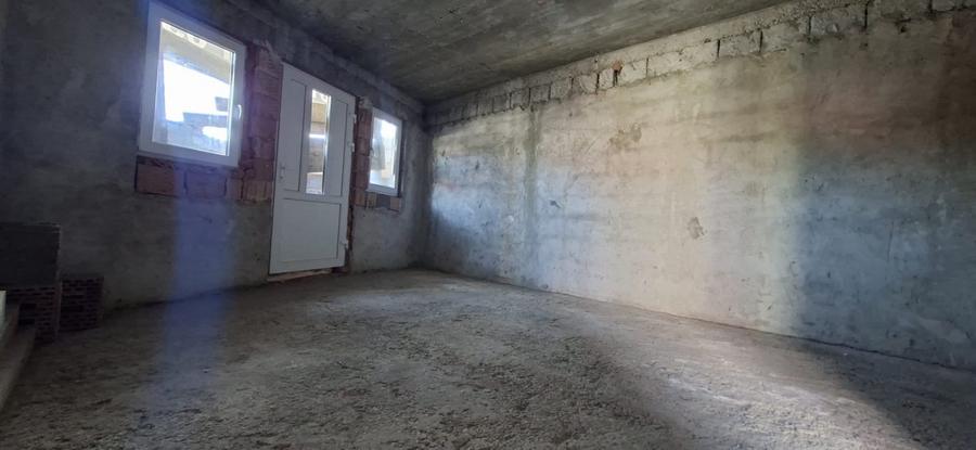Casă cu 4 camere cu Canalizare în Codlea