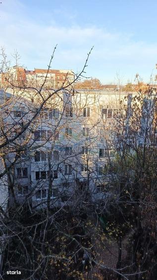 Apartament cu 3 camere în George Enescu