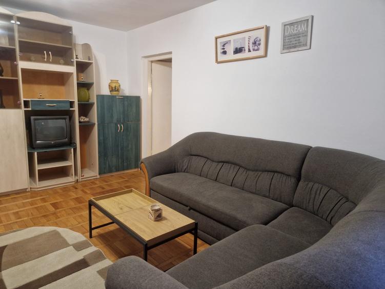 Apartament cu 2 camere semidecomandat în Complex Studențesc