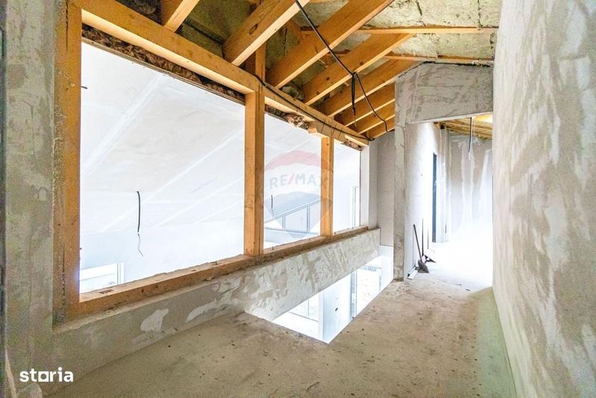 Casă cu 4 camere cu Teren 800 Mp în Sânpetru