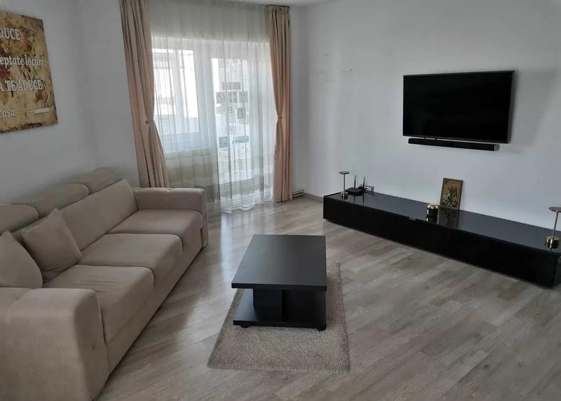 Apartament cu 3 camere decomandat, mobilat în Tomis III