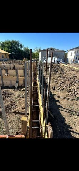 Casă individuală cu 4 camere cu Canalizare în Valu lui Traian
