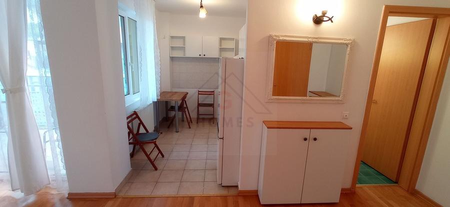 Garsonieră decomandată, mobilată în Aradului