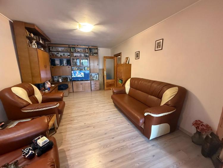 Apartament cu 3 camere decomandat, mobilat în Gară