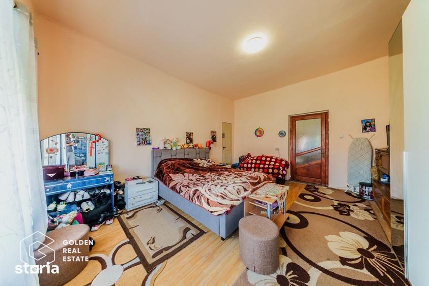 Casă cu 3 camere cu Teren 1778 Mp în Central